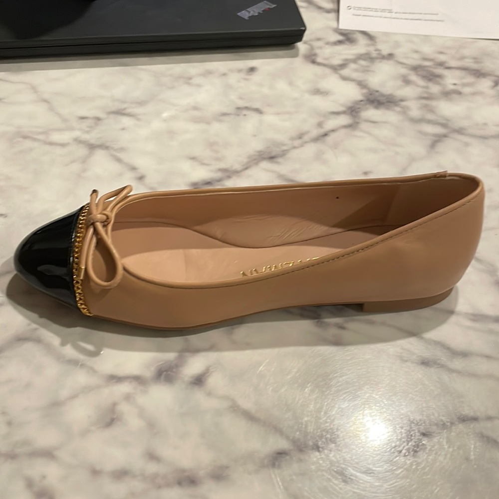 Stuart Weitzman Gabby Chain Link flats. Size 5.5 - Picture 1 of 6